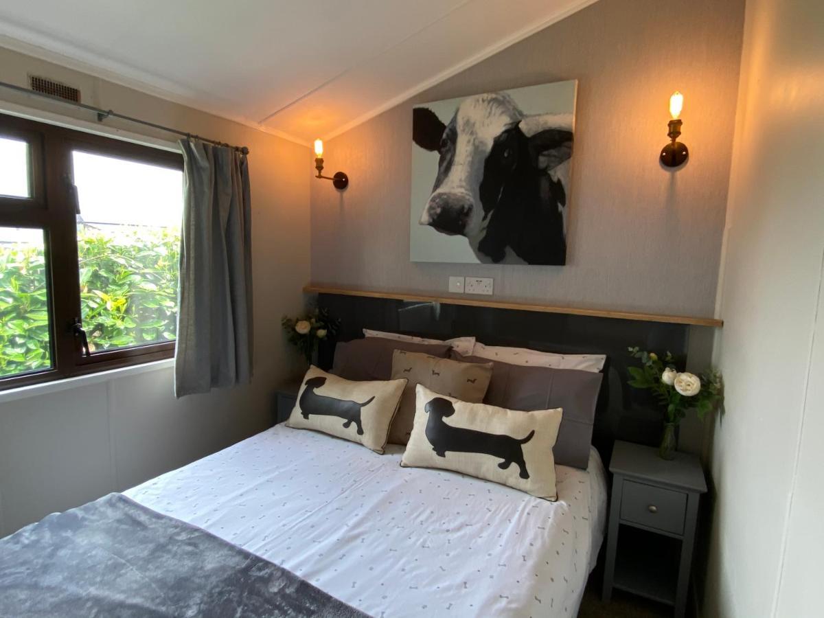 מלקשאם Rew Farm Country & Equestrian Accommodation - Sunrise Lodge מראה חיצוני תמונה